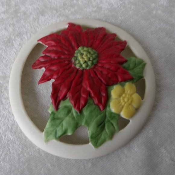 🎁Vintage Jade Porcelain and Glass Potpourri Keeper/Trinket by Christmas Avenue - Picture 11 of 11